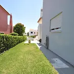Dom wakacyjny In With Private Pool